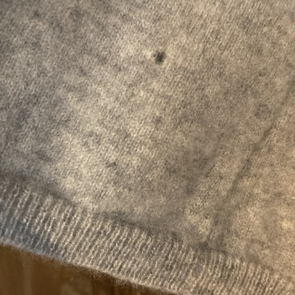 Talbots Cashmere sweater M-L - Picture 3 of 4